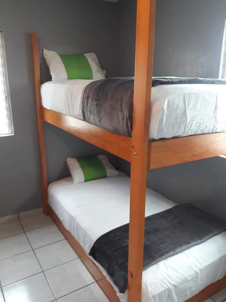 Tortuga Hostel Topolobampo Екстериор снимка